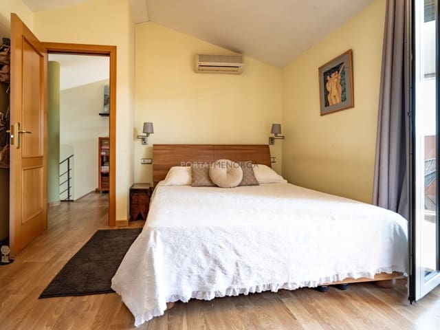 3 sovrum Lägenhet till salu i Es Castell - 420 000 € (Ref: 9904291)