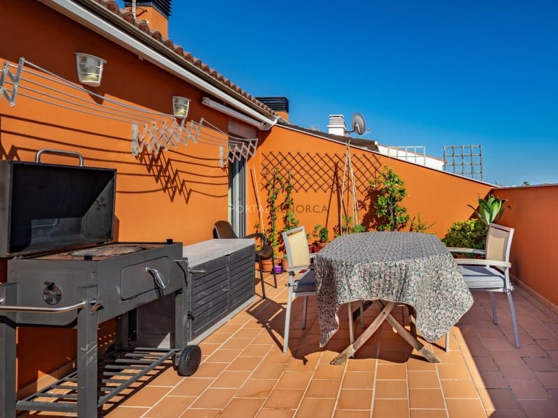 3 makuuhuone Asunto myytävänä paikassa Es Castell - 420 000 € (Ref: 9904291)