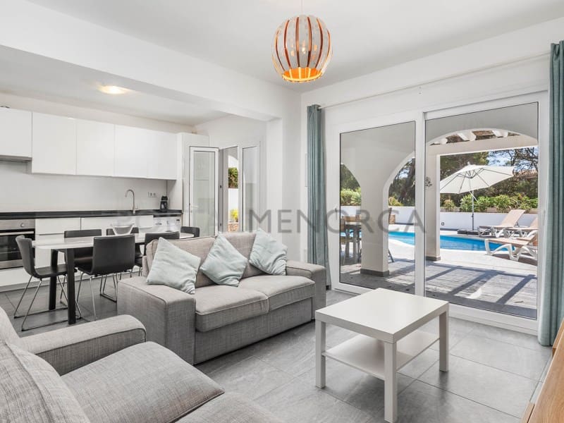 6 Zimmer Villa zu verkaufen in Cala Galdana mit Pool - 895.000 € (Ref: 9912826)