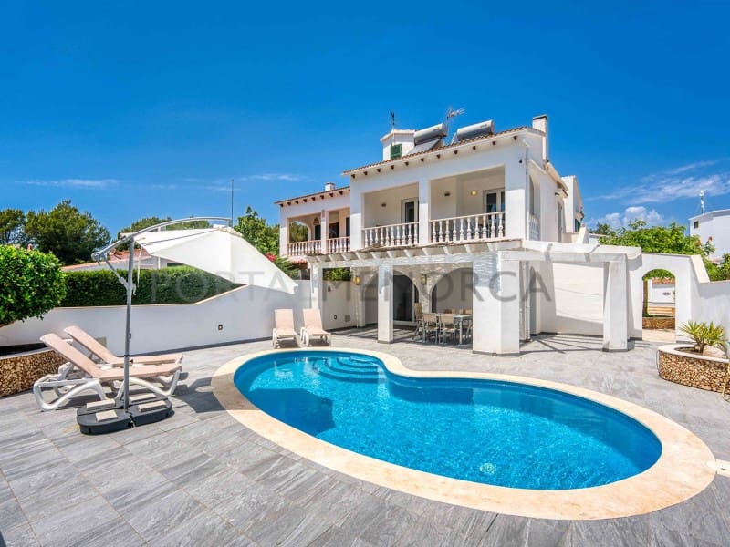 6 Zimmer Villa zu verkaufen in Cala Galdana mit Pool - 895.000 € (Ref: 9912826)