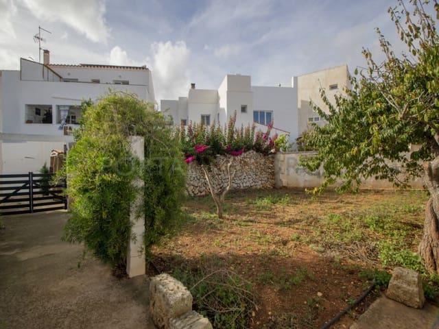 Pareado de 4 habitaciones en San Luis / Sant Lluís en venta con garaje - 590.000 € (Ref: 9924337)