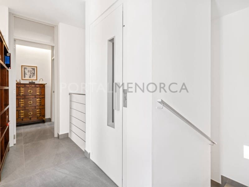 5 bedroom Villa for sale in Cala Blanca with garage - € 2,500,000 (Ref: 9930538)