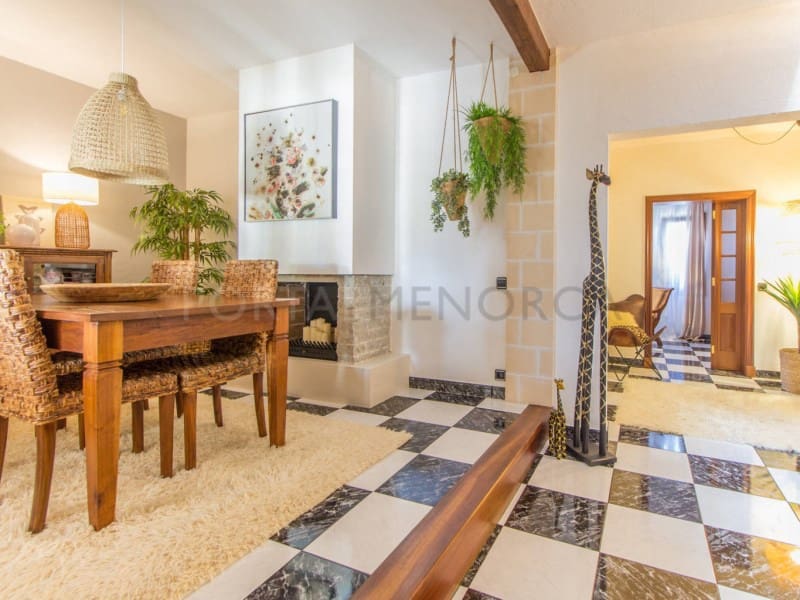 3 bedroom Penthouse for sale in Mahon / Mao with garage - € 700,000 (Ref: 9937883)