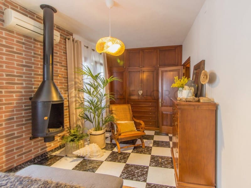 3 bedroom Penthouse for sale in Mahon / Mao with garage - € 700,000 (Ref: 9937883)