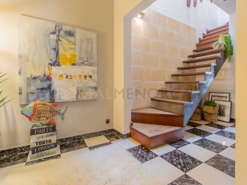 3 bedroom Penthouse for sale in Mahon / Mao with garage - € 700,000 (Ref: 9937883)