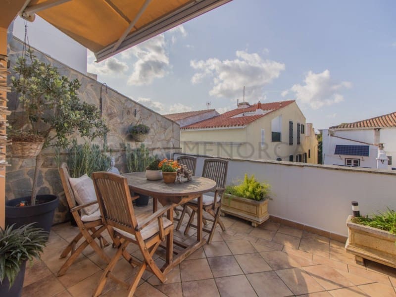 3 bedroom Penthouse for sale in Mahon / Mao with garage - € 700,000 (Ref: 9937883)