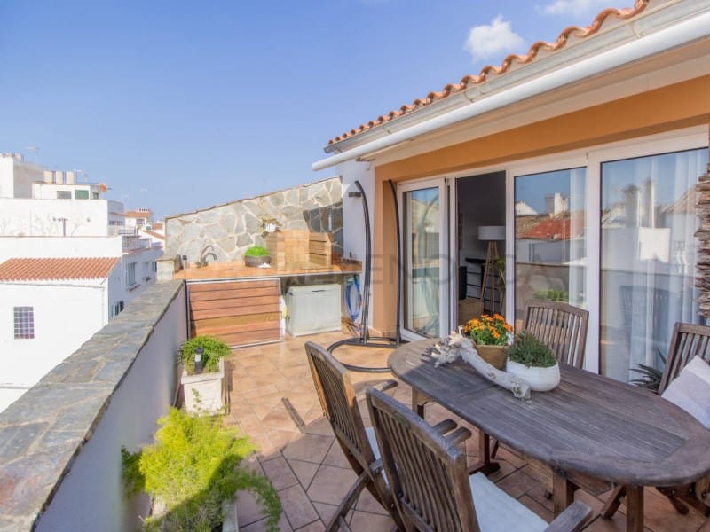 3 bedroom Penthouse for sale in Mahon / Mao with garage - € 700,000 (Ref: 9937883)