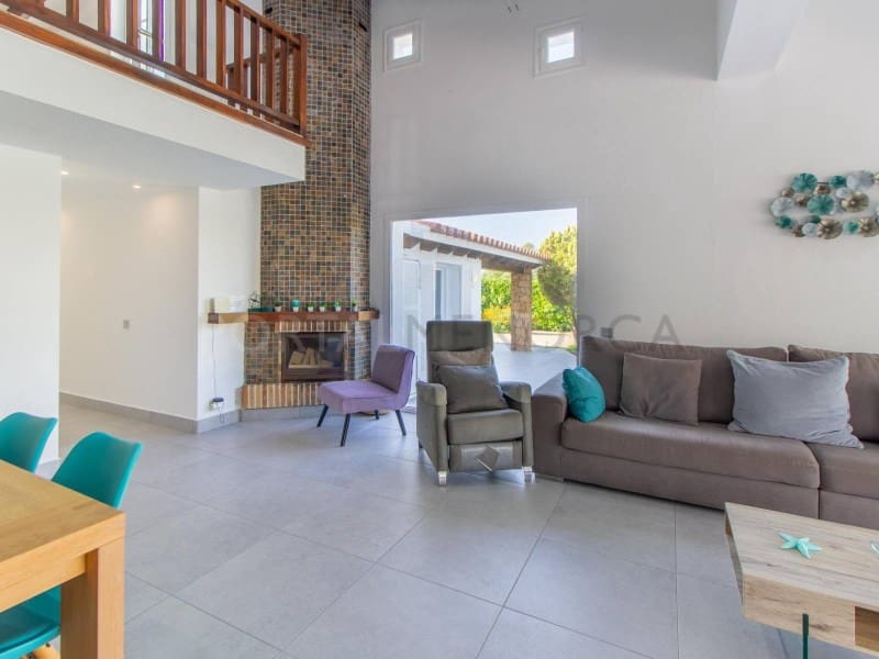 5 bedroom Villa for sale in San Luis / Sant Lluis with pool - € 1,990,000 (Ref: 9942048)