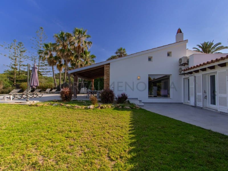 5 bedroom Villa for sale in San Luis / Sant Lluis with pool - € 1,990,000 (Ref: 9942048)