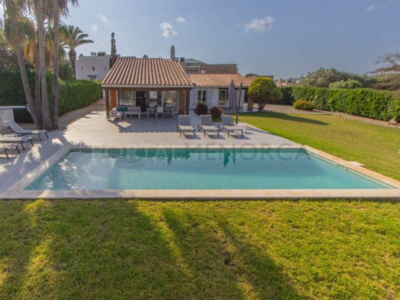 5 bedroom Villa for sale in San Luis / Sant Lluis with pool - € 1,990,000 (Ref: 9942048)