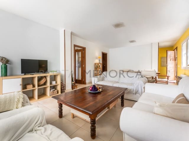 3 soverom Villa til salgs i Trebaluger, Es Castell med svømmebasseng - € 597 000 (Ref: 9970336)