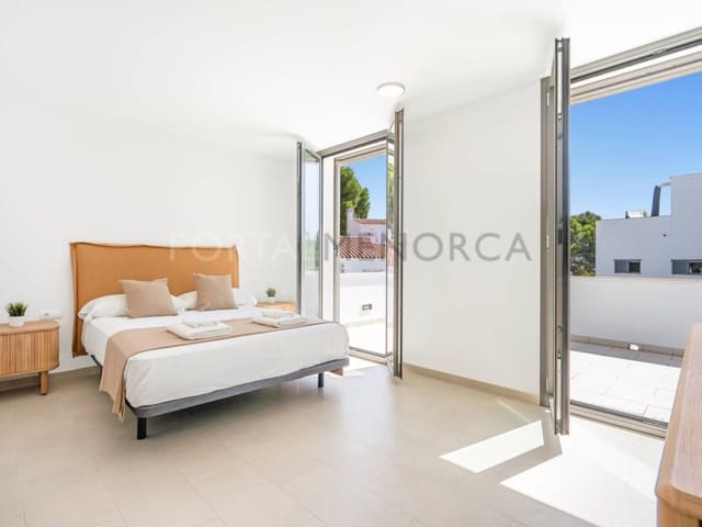 3 bedroom Villa for sale in Port d'Addaia, Es Mercadal with pool - € 725,000 (Ref: 9979581)