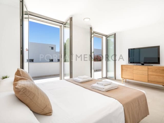 3 bedroom Villa for sale in Port d'Addaia, Es Mercadal with pool - € 725,000 (Ref: 9979581)