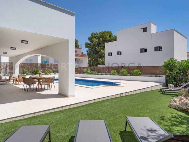 3 bedroom Villa for sale in Es Mercadal with pool - € 725,000 (Ref: 9979581)