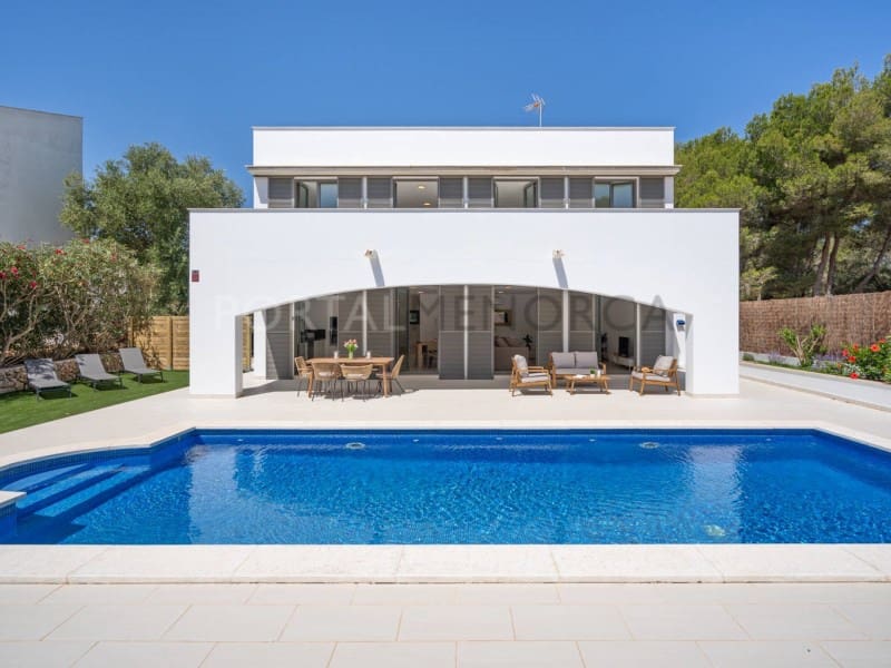 3 bedroom Villa for sale in Es Mercadal with pool - € 725,000 (Ref: 9979581)