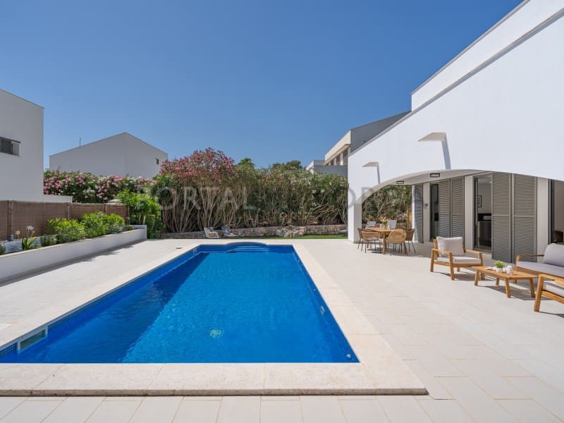3 bedroom Villa for sale in Es Mercadal with pool - € 725,000 (Ref: 9979581)