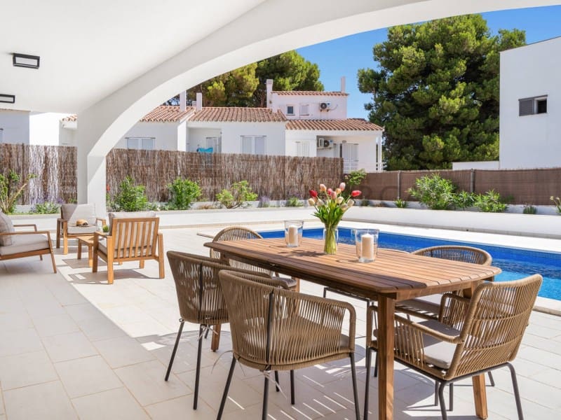 3 bedroom Villa for sale in Es Mercadal with pool - € 725,000 (Ref: 9979581)
