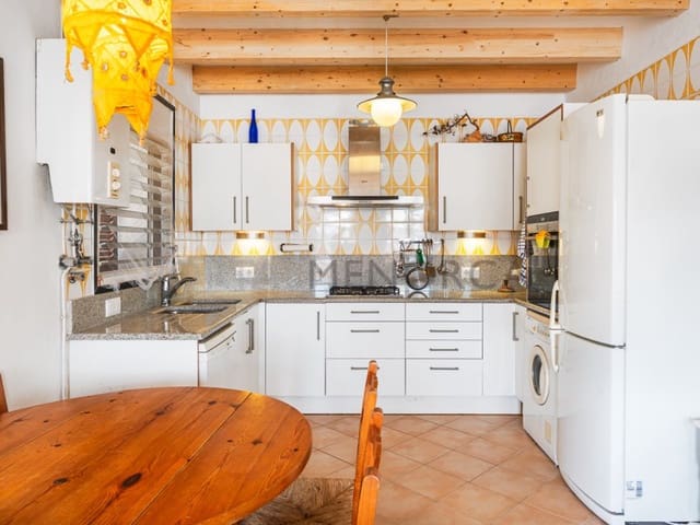 2 soverom Leilighet til salgs i Cala Tirant, Es Mercadal - € 375 000 (Ref: 9998505)