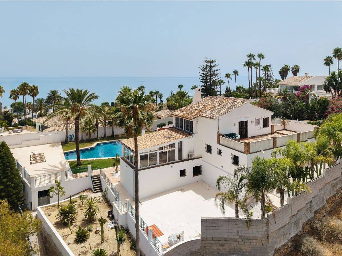 6 soverom Villa til salgs i Estepona med svømmebasseng garasje - € 1 450 000 (Ref: 10007492)
