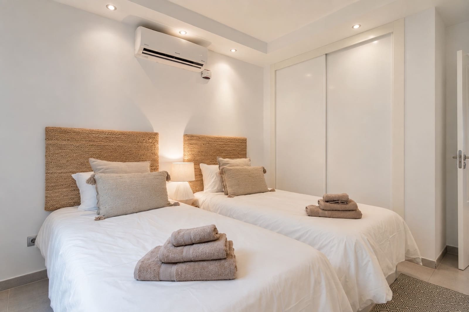 3 camera da letto Bungalow da affittare in Costalita con piscina garage - 20.000 € (Rif: 10021610)