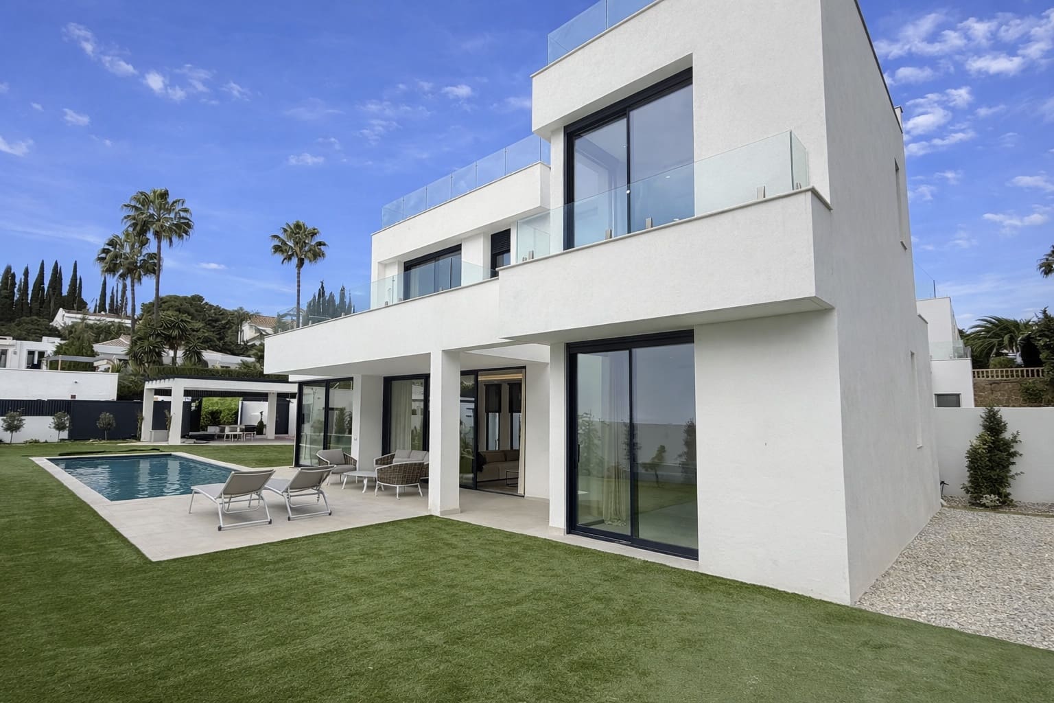 Chalet de 6 habitaciones en New Golden Mile en venta con piscina garaje - 1.950.000 € (Ref: 10030763)
