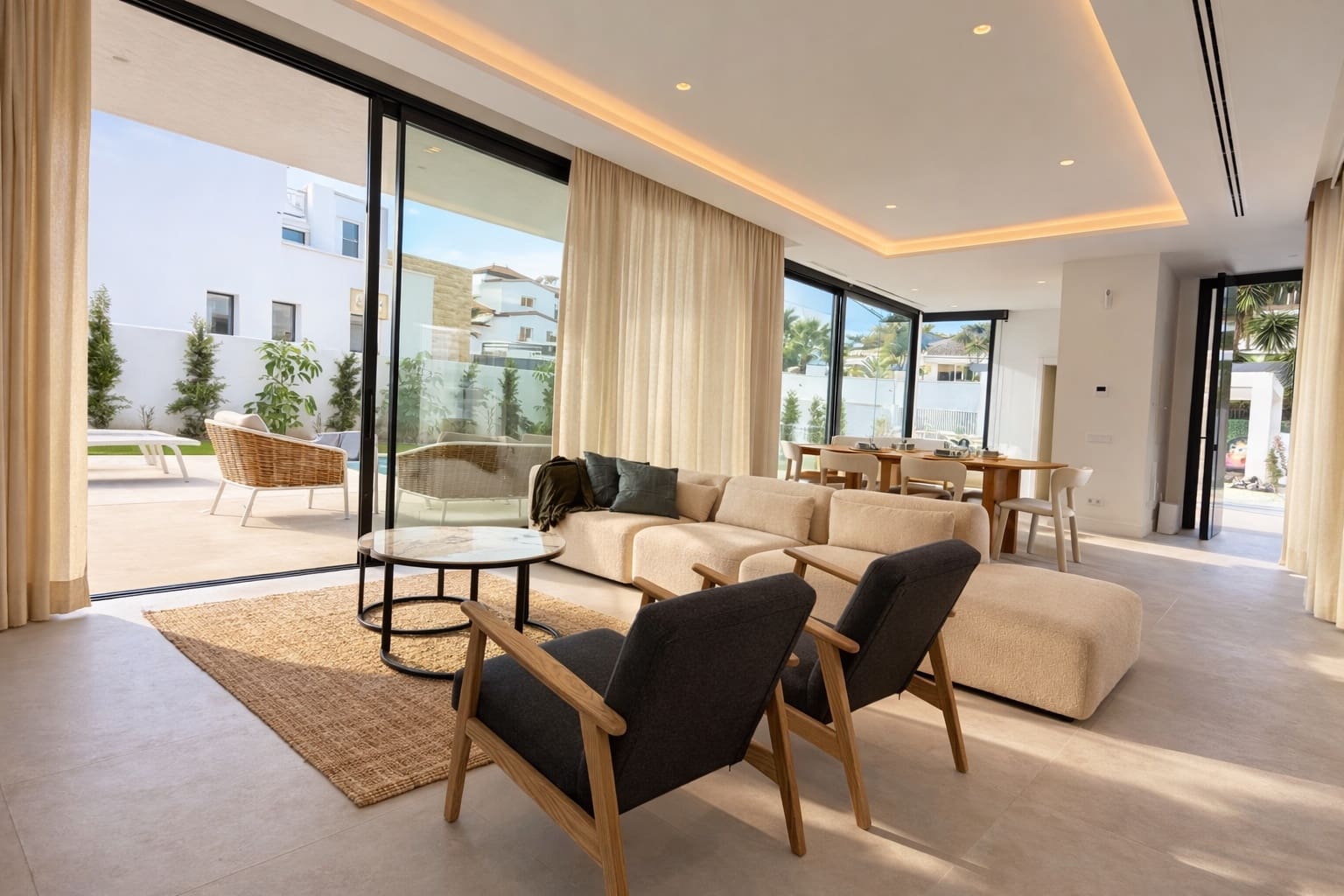 Chalet de 6 habitaciones en New Golden Mile en venta con piscina garaje - 1.950.000 € (Ref: 10030763)