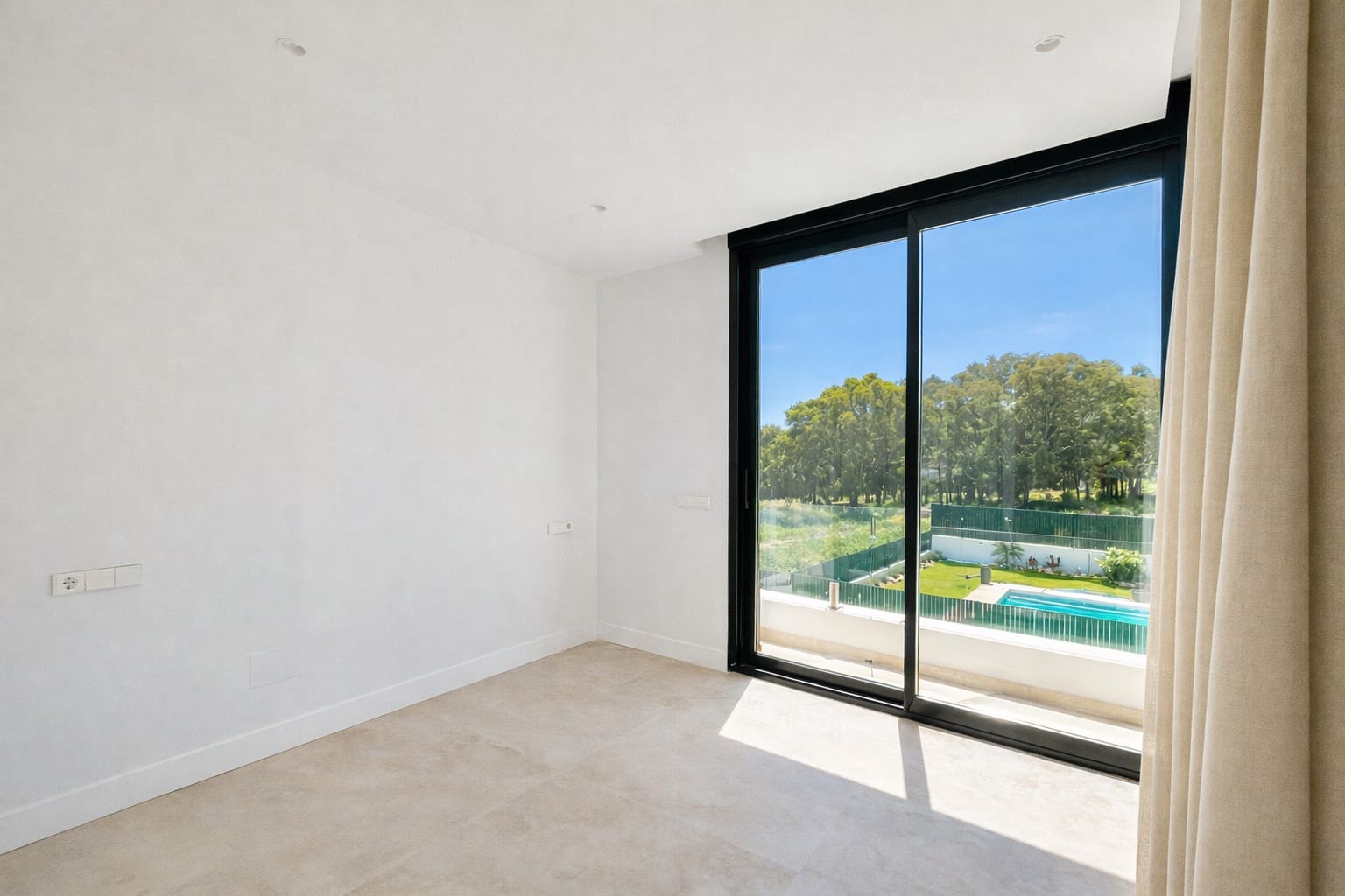 Chalet de 6 habitaciones en New Golden Mile en venta con piscina garaje - 1.950.000 € (Ref: 10030763)
