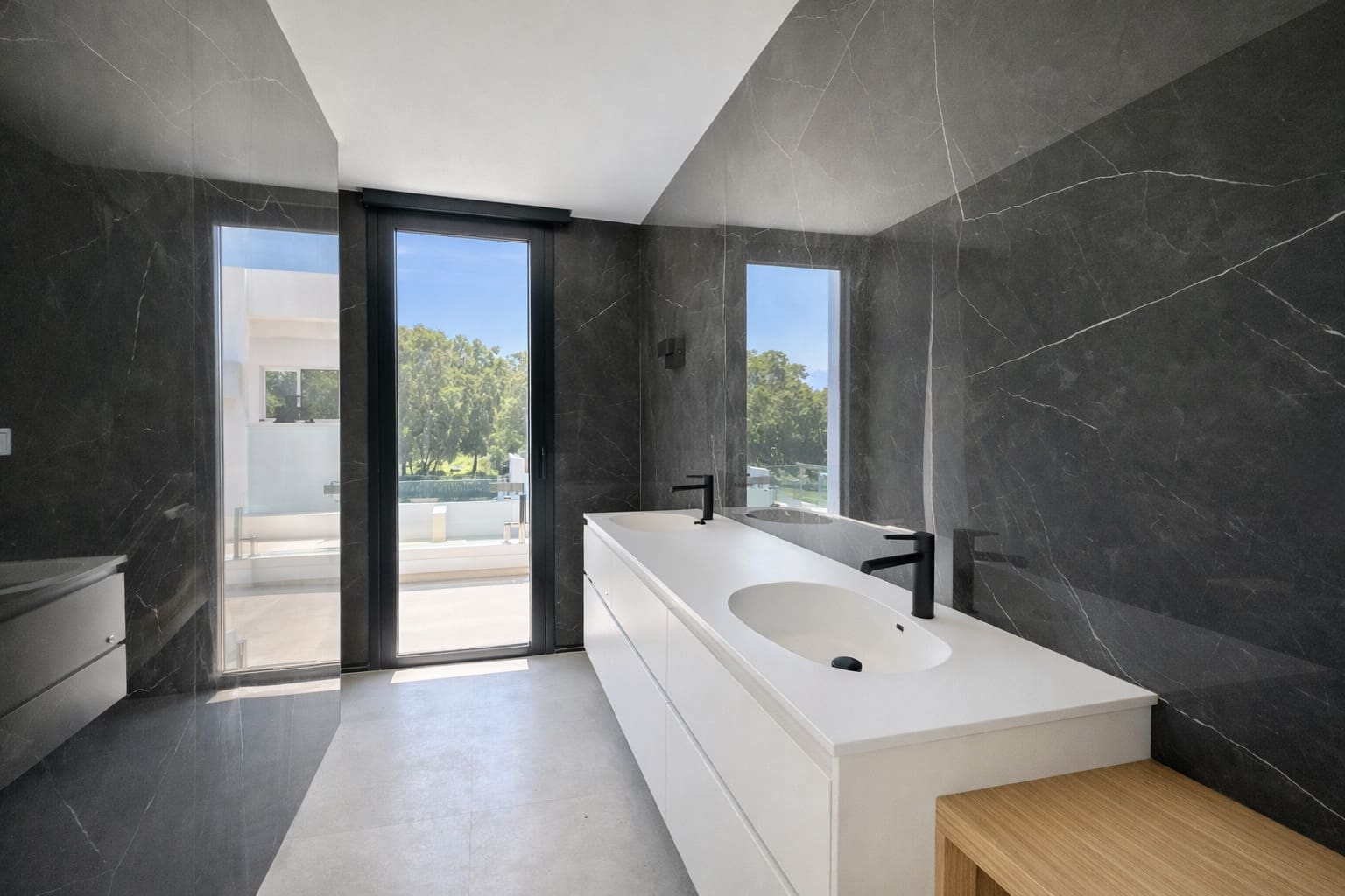 Chalet de 6 habitaciones en New Golden Mile en venta con piscina garaje - 1.950.000 € (Ref: 10030763)