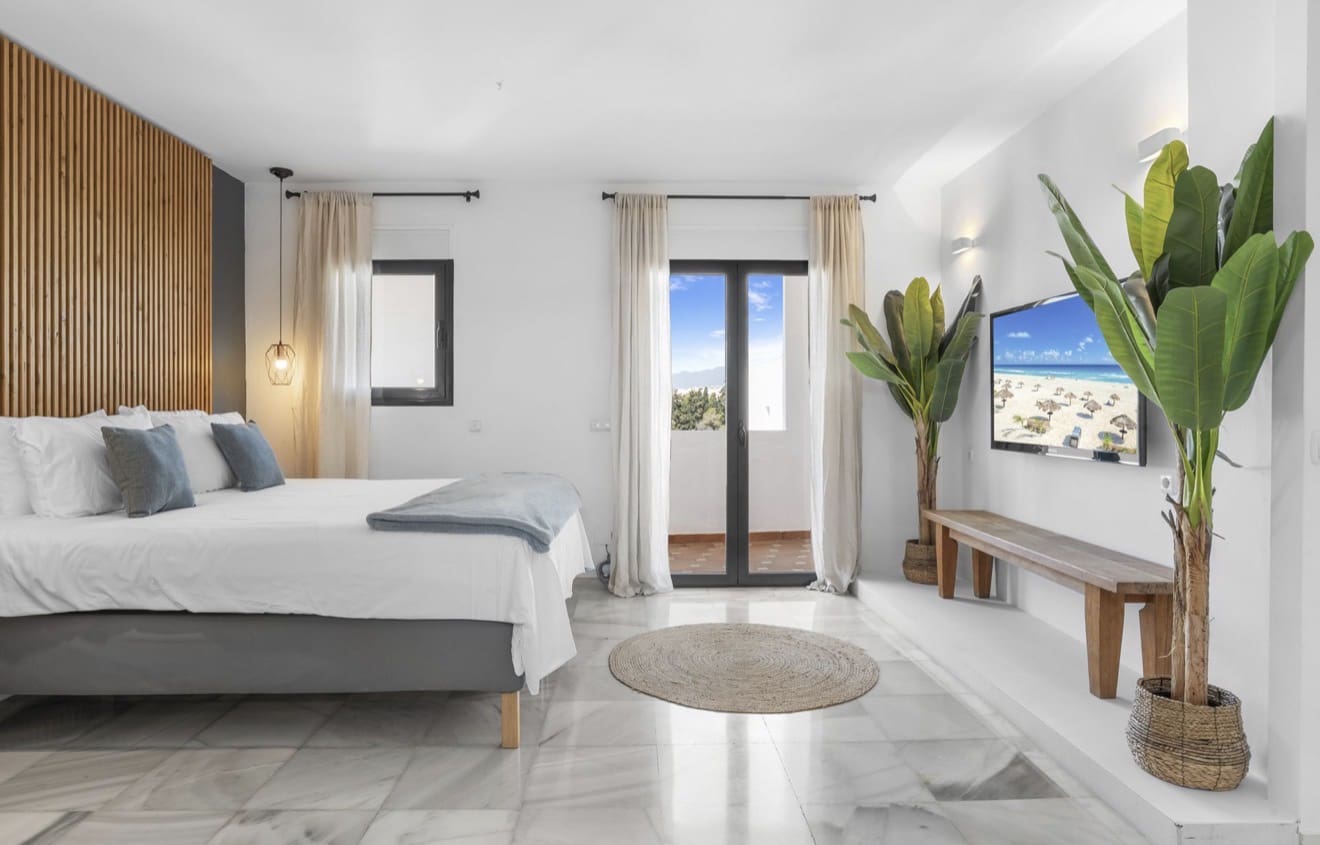 Chalet de 6 habitaciones en Nueva Andalucia en venta con piscina garaje - 1.400.000 € (Ref: 10031411)