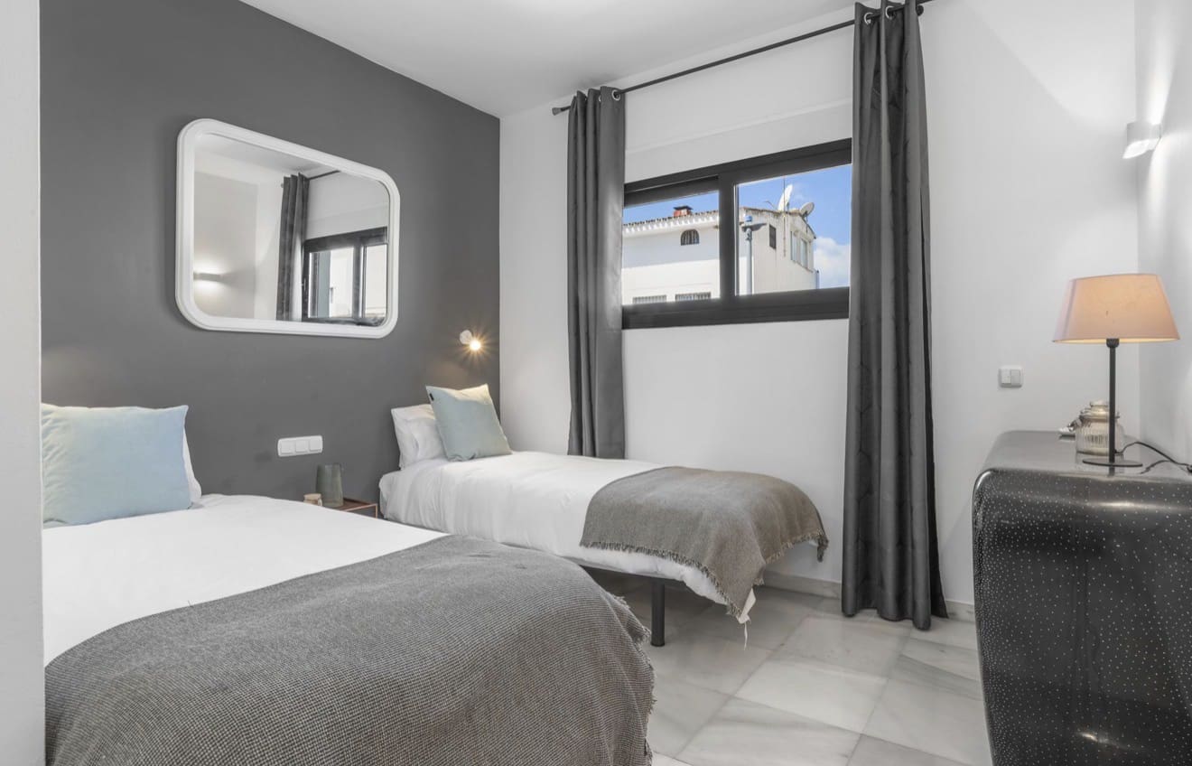 Chalet de 6 habitaciones en Nueva Andalucia en venta con piscina garaje - 1.400.000 € (Ref: 10031411)