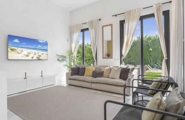 Chalet de 6 habitaciones en Nueva Andalucia, Marbella en venta con piscina garaje - 1.400.000 € (Ref: 10031411)