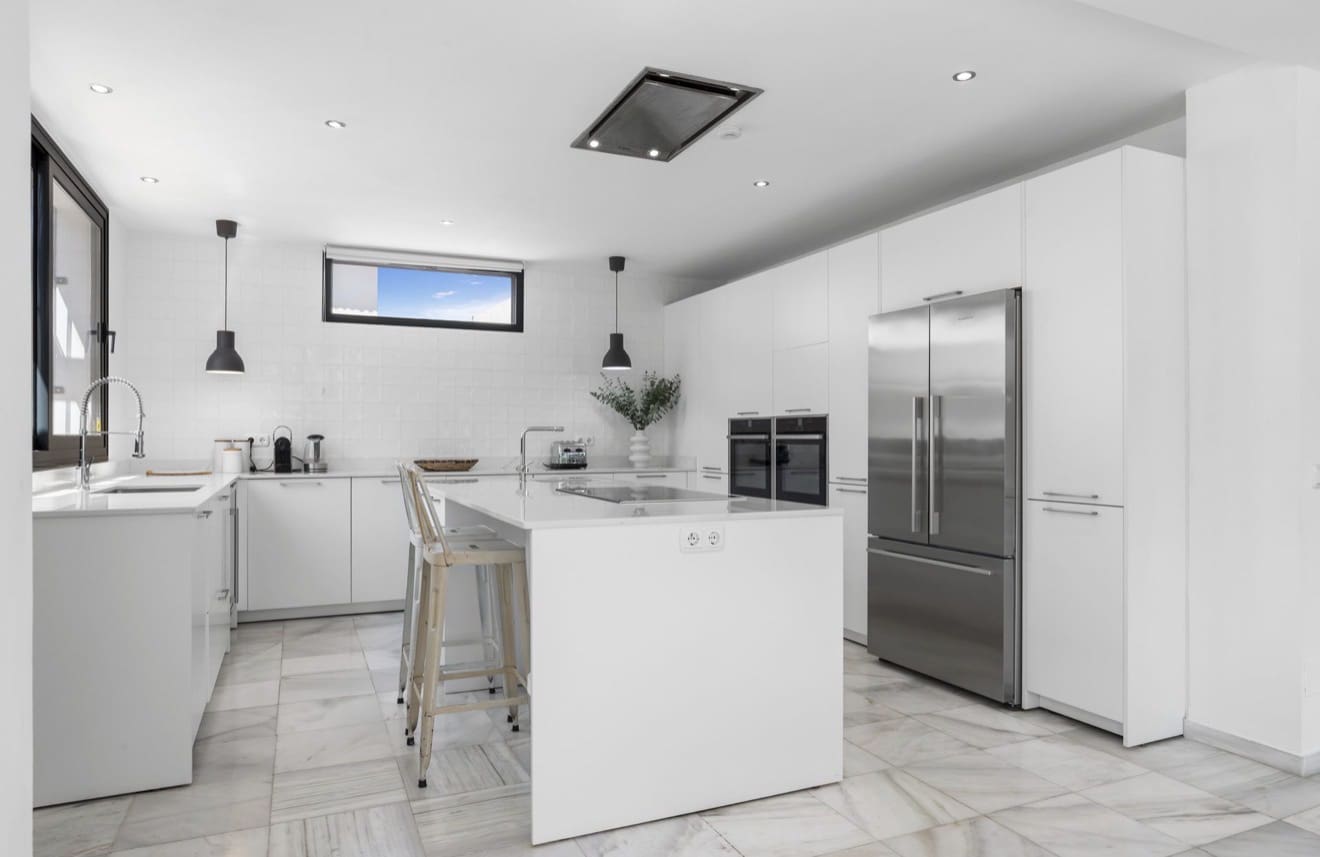 Chalet de 6 habitaciones en Nueva Andalucia en venta con piscina garaje - 1.400.000 € (Ref: 10031411)