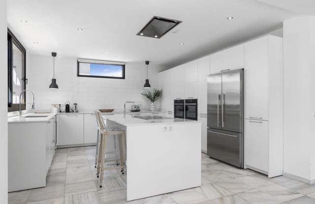 Chalet de 6 habitaciones en Nueva Andalucia, Marbella en venta con piscina garaje - 1.400.000 € (Ref: 10031411)