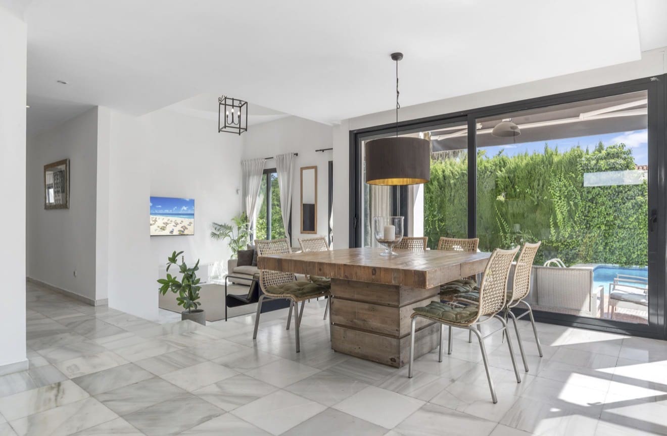 Chalet de 6 habitaciones en Nueva Andalucia en venta con piscina garaje - 1.400.000 € (Ref: 10031411)