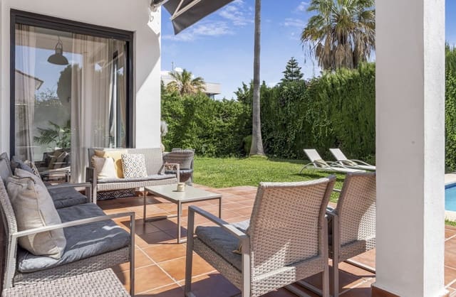Chalet de 6 habitaciones en Nueva Andalucia, Marbella en venta con piscina garaje - 1.400.000 € (Ref: 10031411)