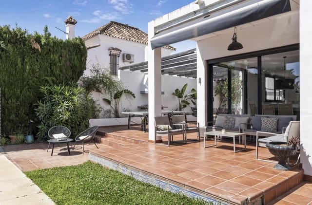 Chalet de 6 habitaciones en Nueva Andalucia, Marbella en venta con piscina garaje - 1.400.000 € (Ref: 10031411)