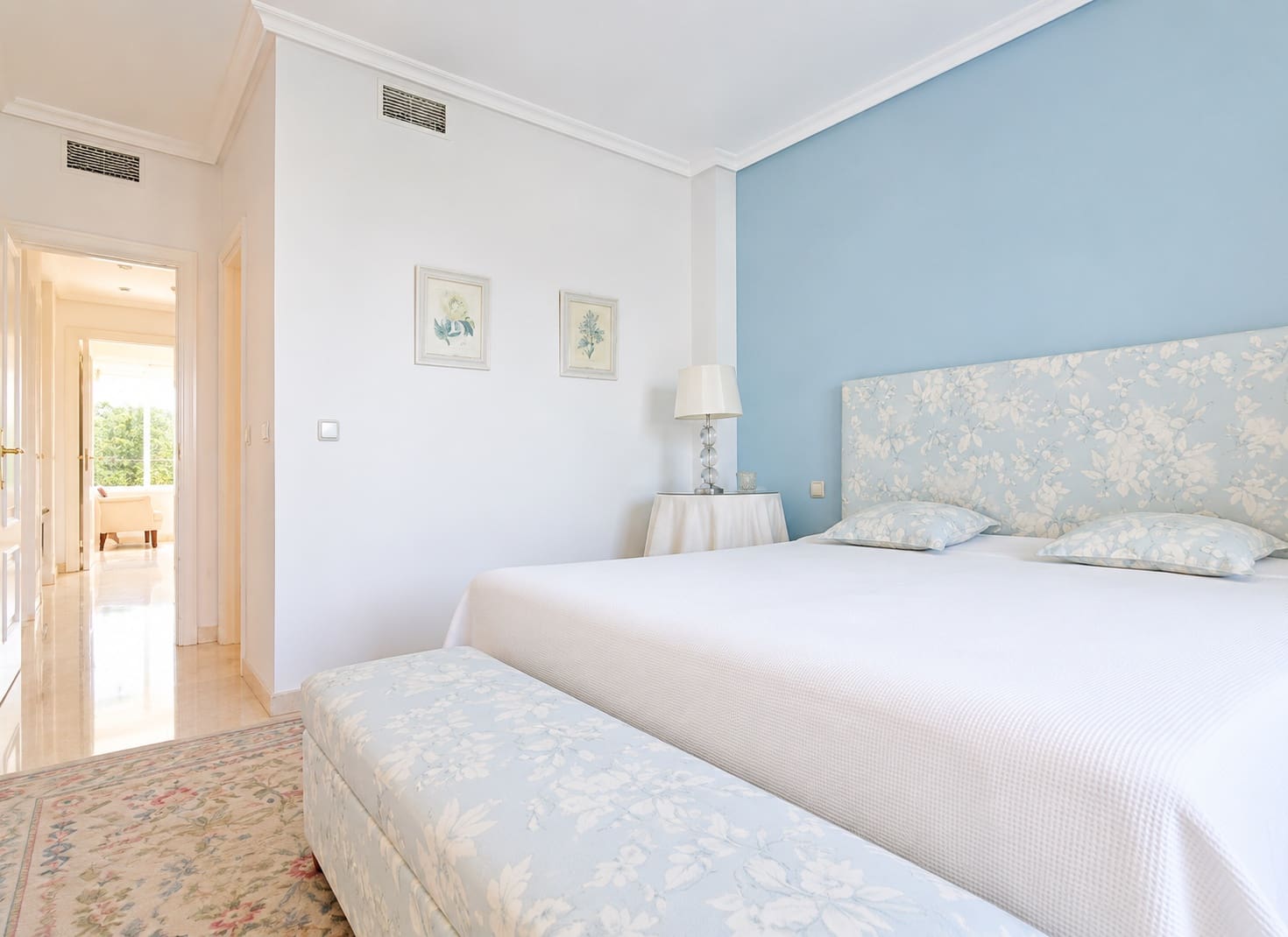2 Zimmer Apartment zu verkaufen in Nueva Andalucia mit Pool - 769.999 € (Ref: 10037614)