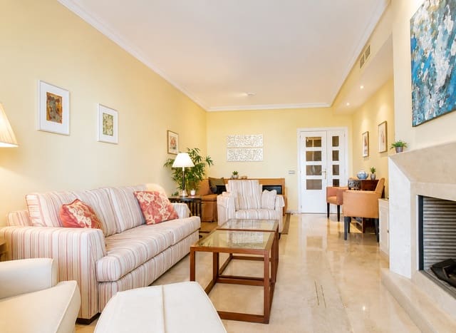 2 sovrum Lägenhet till salu i Nueva Andalucia, Marbella med pool - 769 999 € (Ref: 10037614)