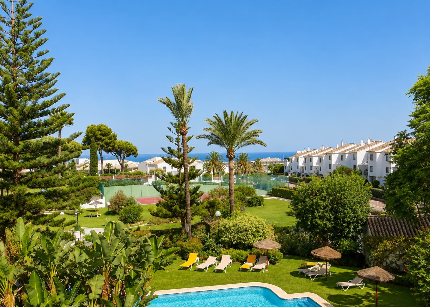 2 Zimmer Apartment zu verkaufen in Nueva Andalucia mit Pool - 769.999 € (Ref: 10037614)
