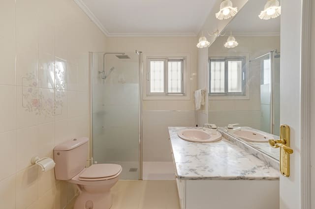 3 soveværelse Villa til salg i Riviera del Sol, Mijas med swimmingpool garage - € 950.000 (Ref: 10041617)
