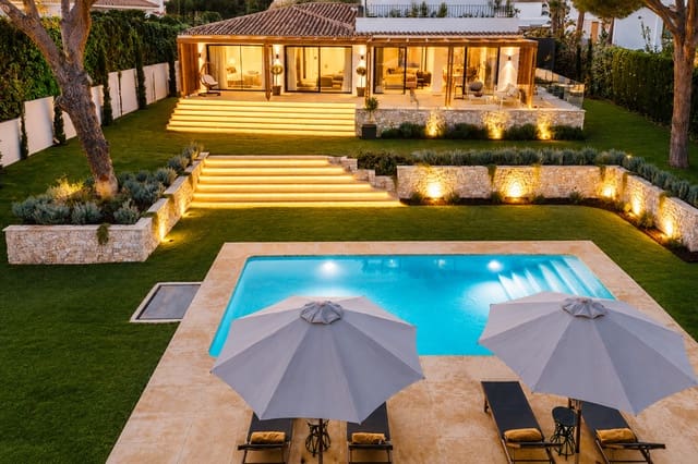 5 sypialnia Willa na sprzedaż w Elviria, Marbella z basenem garażem - 3 295 000 € (Ref: 10042184)