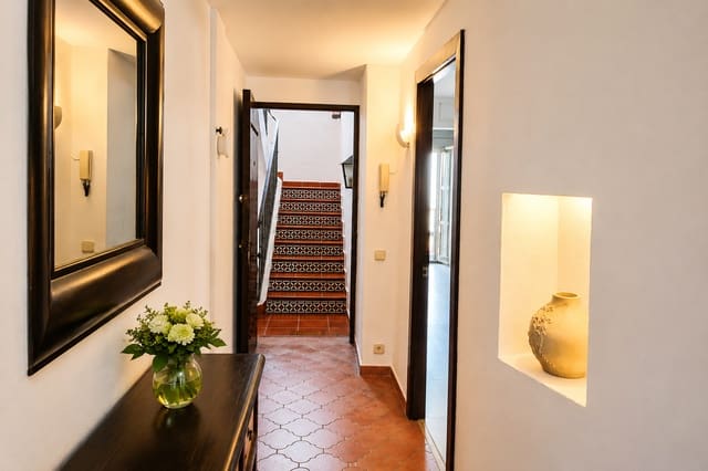 1 slaapkamer Appartement te koop in Puerto Banus, Marbella - € 656.000 (Ref: 10045812)