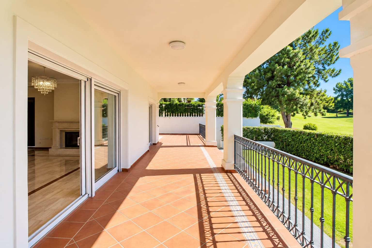 Chalet de 4 habitaciones en Guadalmina en venta con piscina garaje - 1.900.000 € (Ref: 10113269)