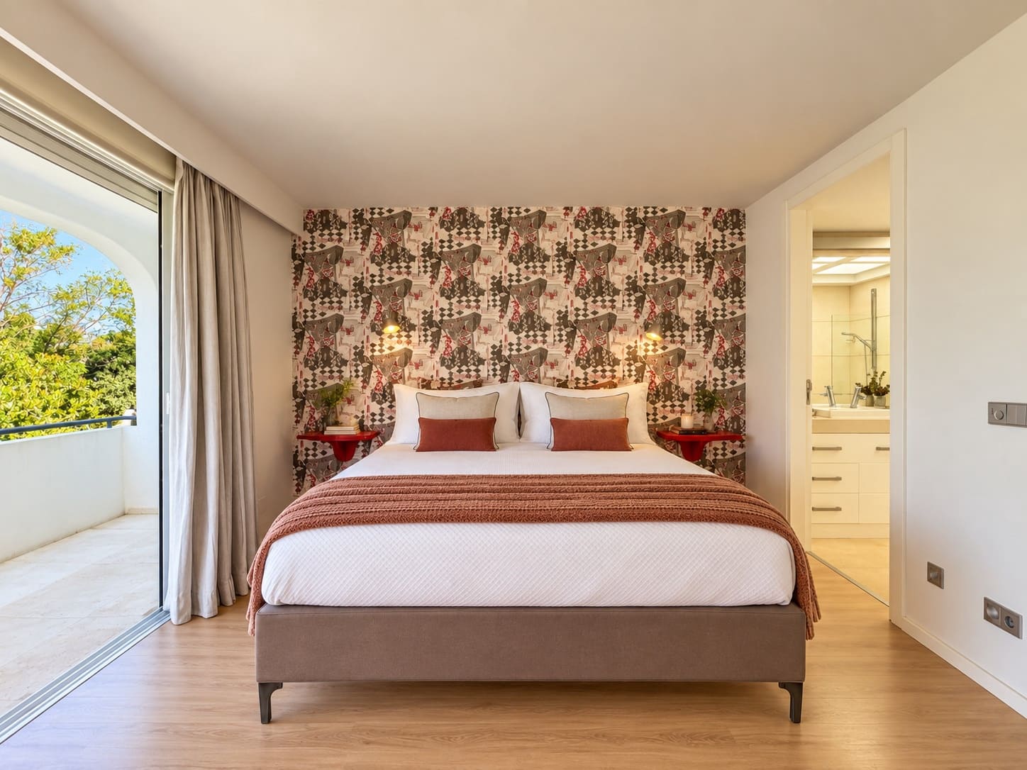 2 soverom Hus til salgs i Nueva Andalucia med svømmebasseng garasje - € 1 295 000 (Ref: 10113397)