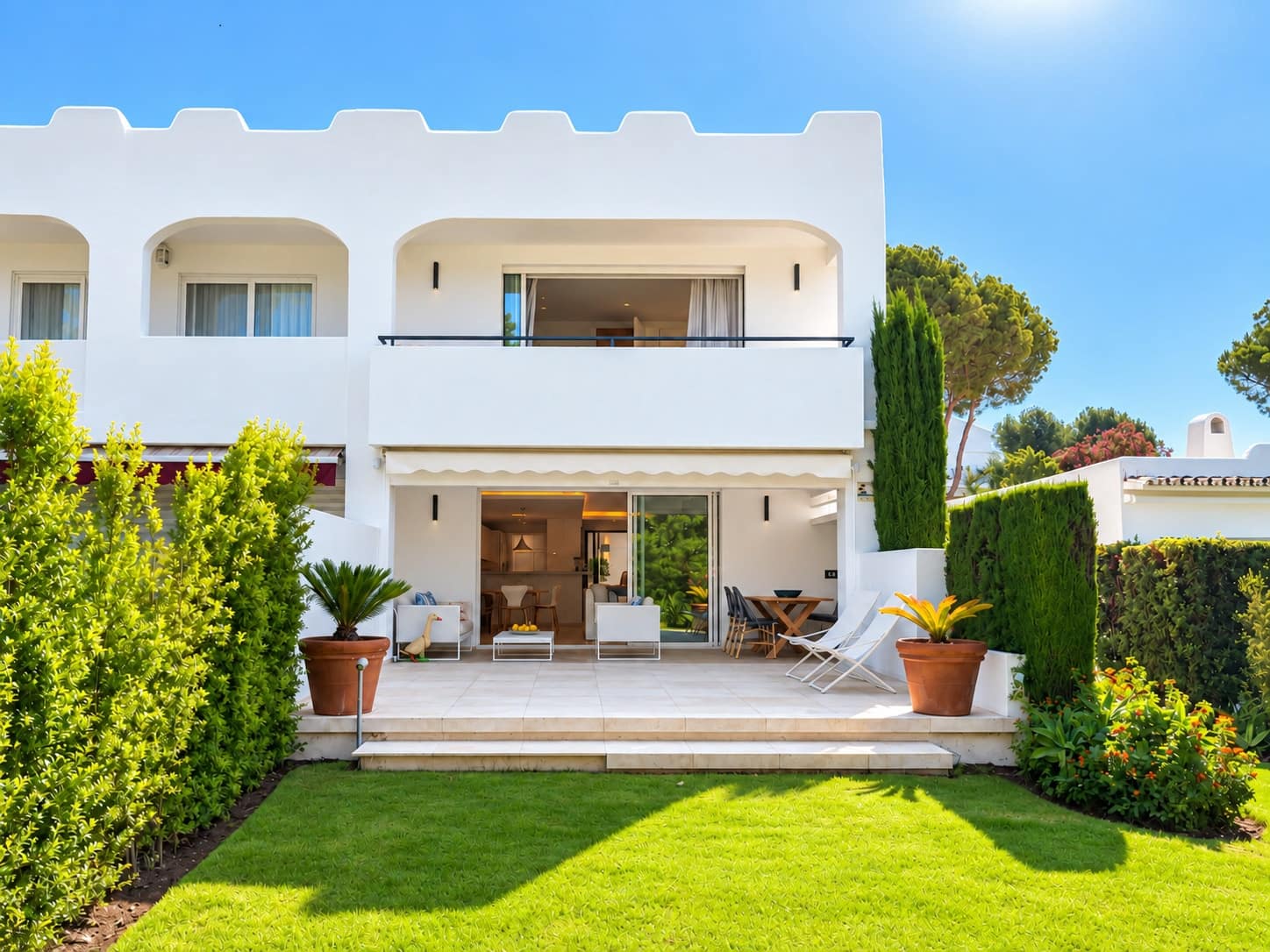 2 soverom Hus til salgs i Nueva Andalucia med svømmebasseng garasje - € 1 295 000 (Ref: 10113397)