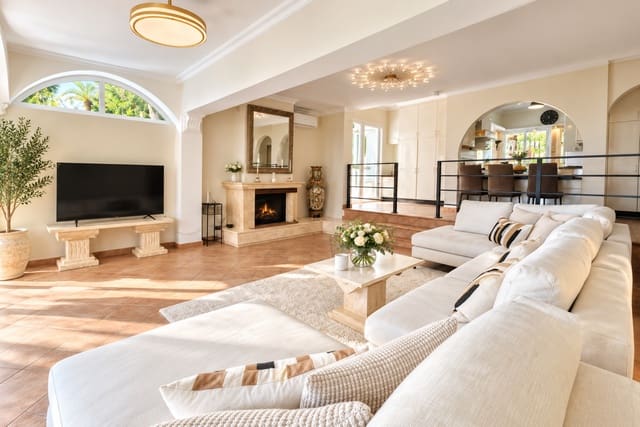 4 chambre Villa/Maison à vendre à El Chaparral, Mijas avec piscine garage - 989 000 € (Ref: 10133603)