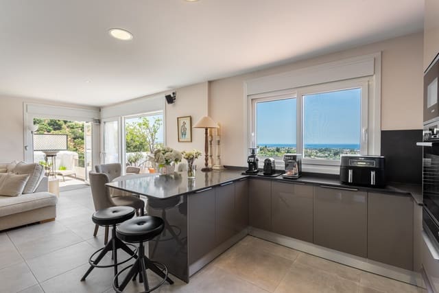 2 soverom Penthouse til salgs i Benahavís med svømmebasseng - € 499 000 (Ref: 10133816)