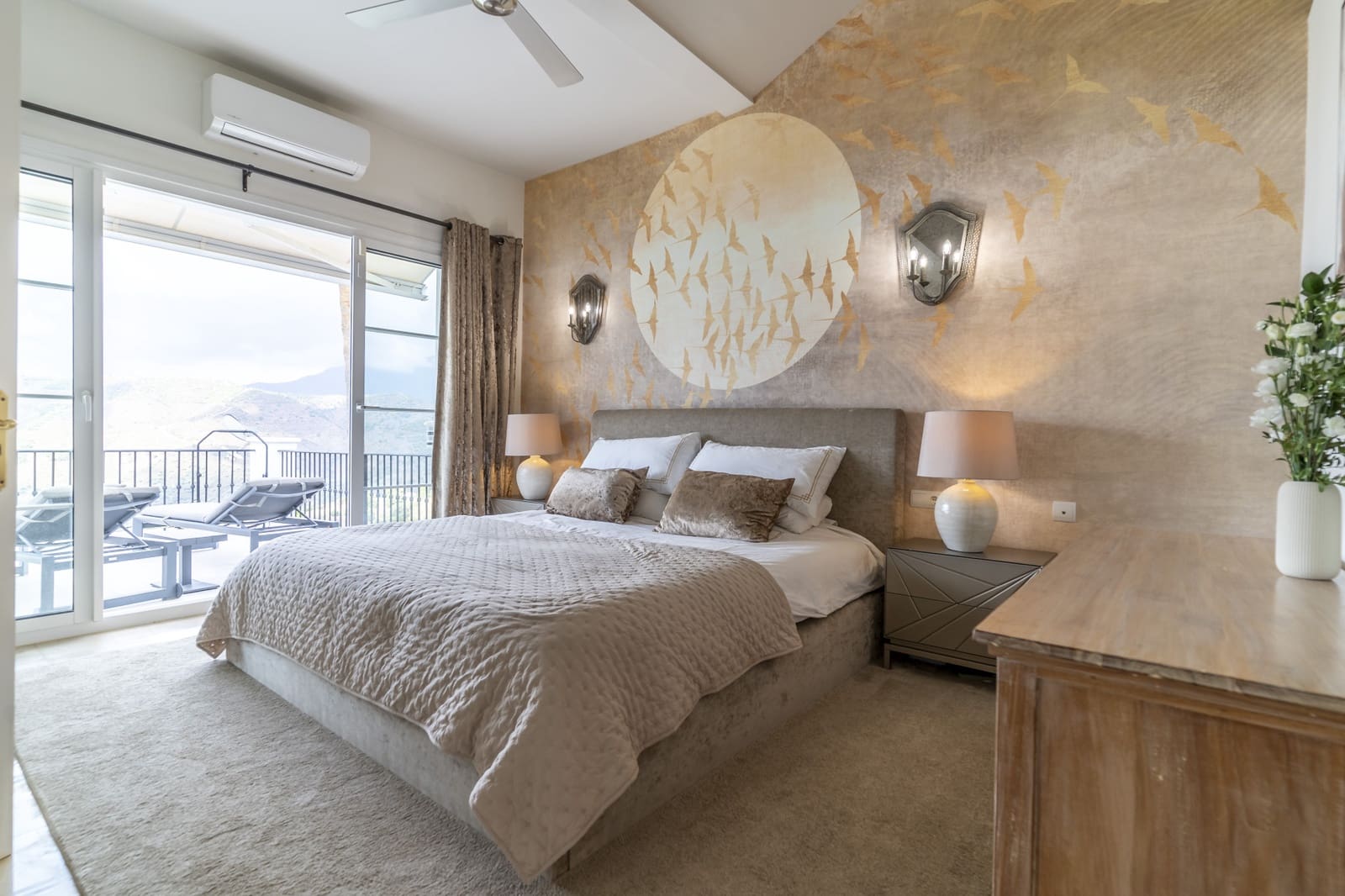 4 bedroom Villa for sale in Istan with pool garage - € 1,650,000 (Ref: 10153887)