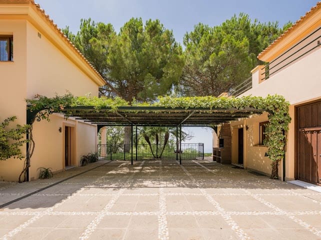 9 chambre Finca/Maison de Campagne à vendre à Ojen avec piscine garage - 3 800 000 € (Ref: 10153899)