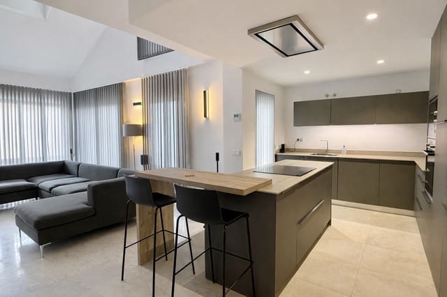 3 soverom Kjedet enebolig til leie i Riviera del Sol, Mijas med svømmebasseng garasje - € 3 500 (Ref: 10163317)